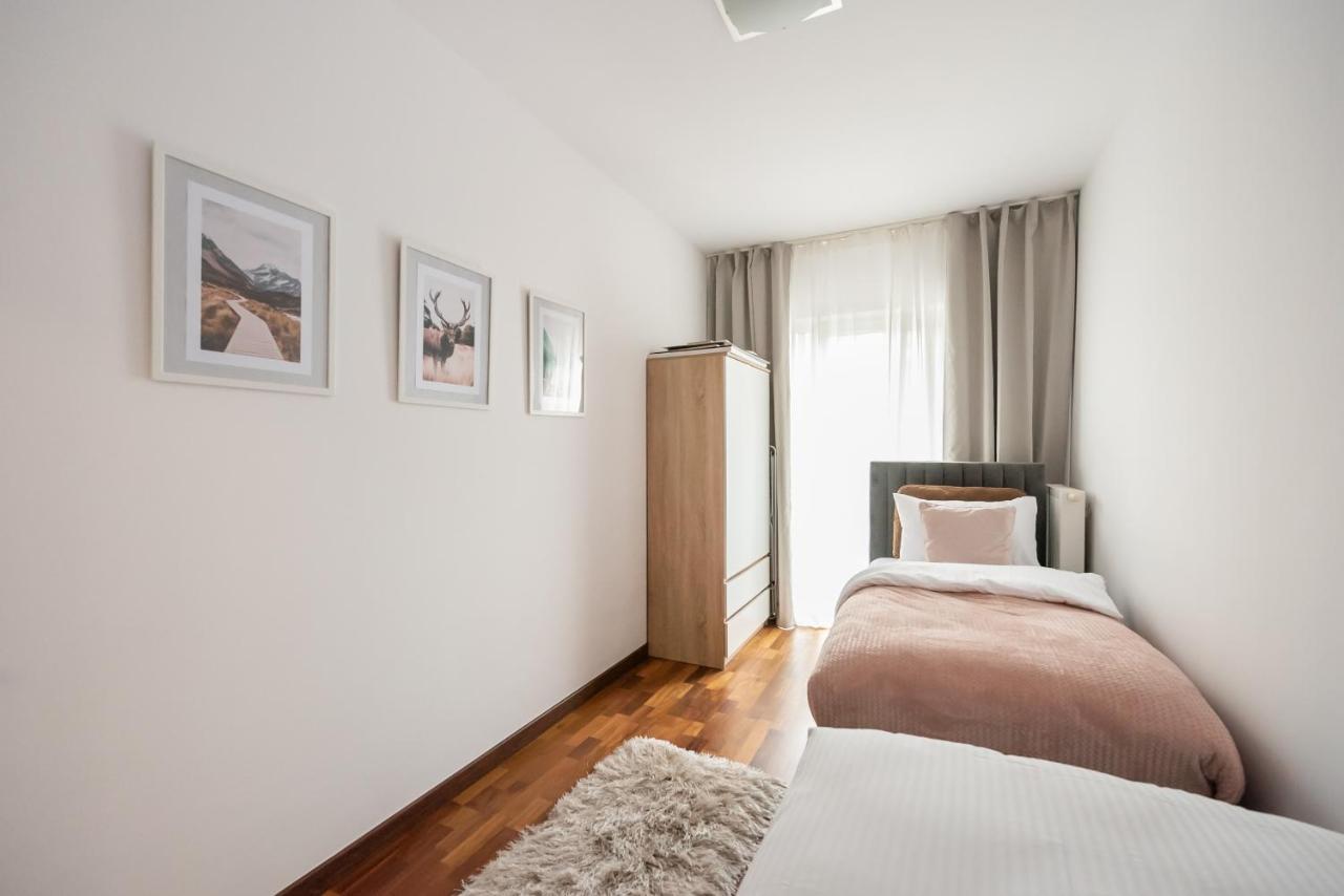 Wola Sunset Apartment Free Parking Varşova Dış mekan fotoğraf